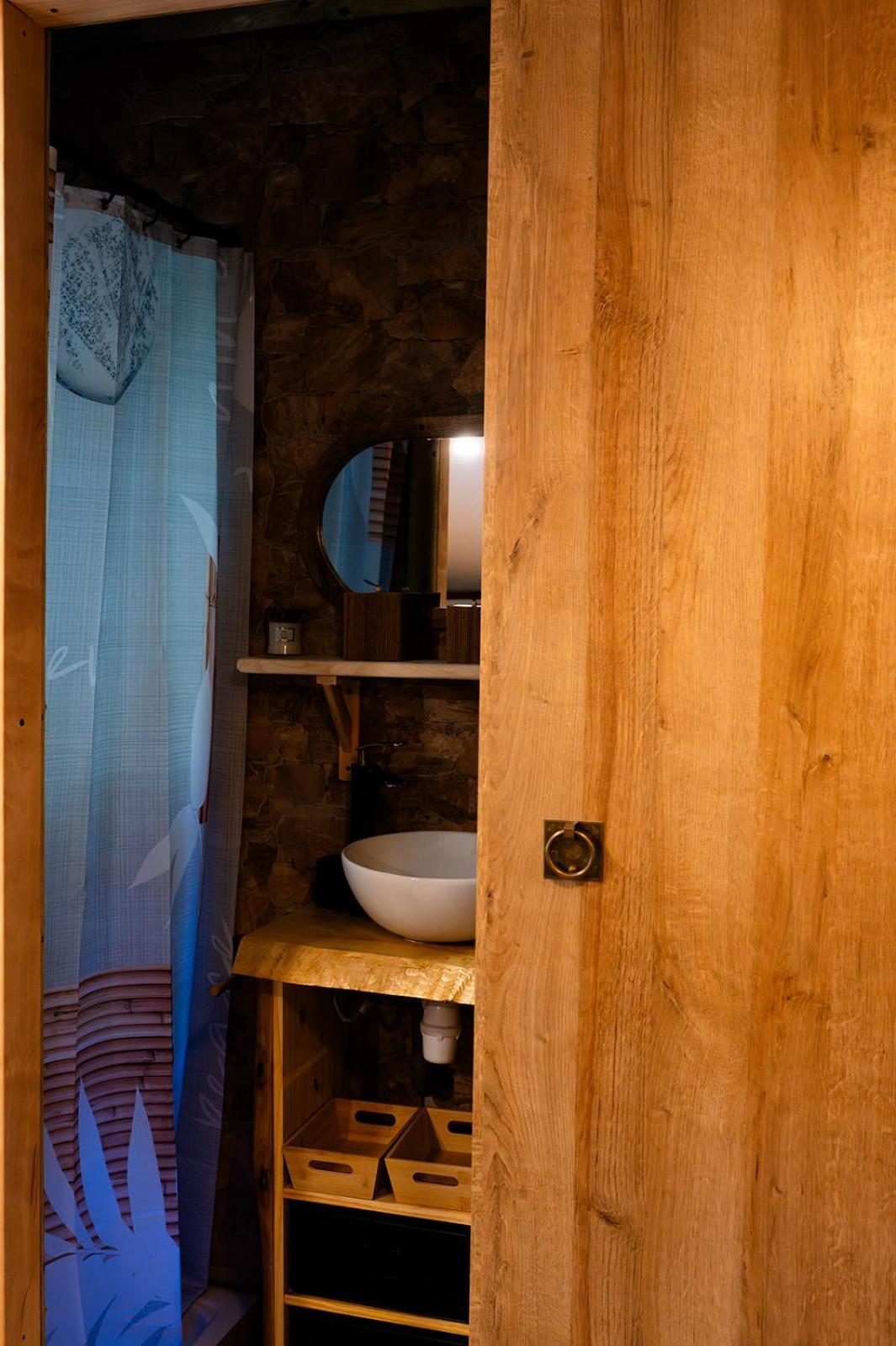 Les De Paulette A Theme La Zen Guest house *